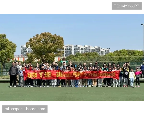 手抛球规则:何时算违例?裁判如何判定掷球动作合规性 手抛球规则:何时算违例?裁判如何判定掷球动作合规性