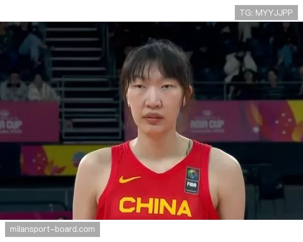 韩旭上场暴扣像巨兽，看到她手里的包我就怀疑人生